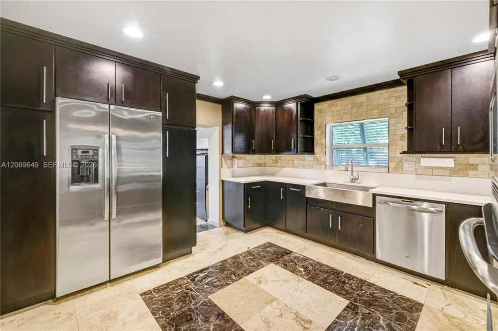 940 NE 117th St Biscayne Park, FL 33161