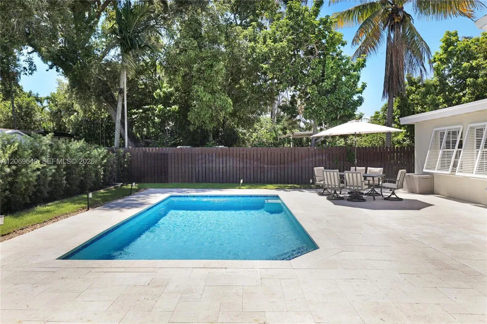 940 NE 117th St Biscayne Park, FL 33161