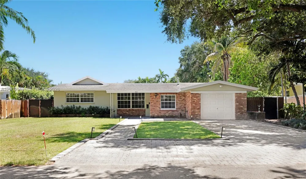 940 NE 117th St Biscayne Park, FL 33161