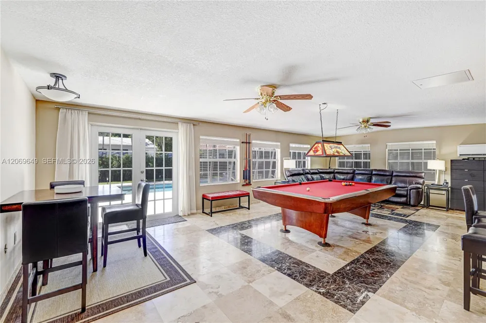 940 NE 117th St Biscayne Park, FL 33161