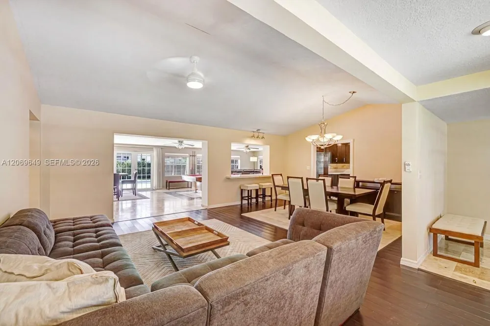 940 NE 117th St Biscayne Park, FL 33161