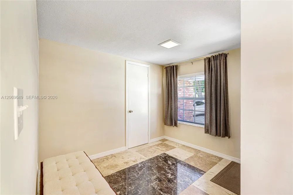 940 NE 117th St Biscayne Park, FL 33161