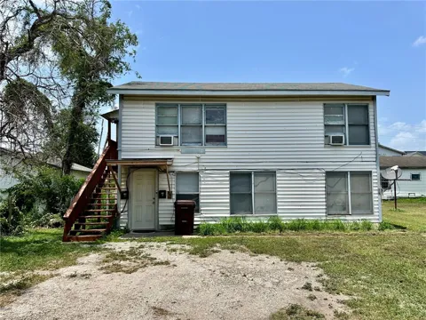 706 W Nettie Avenue