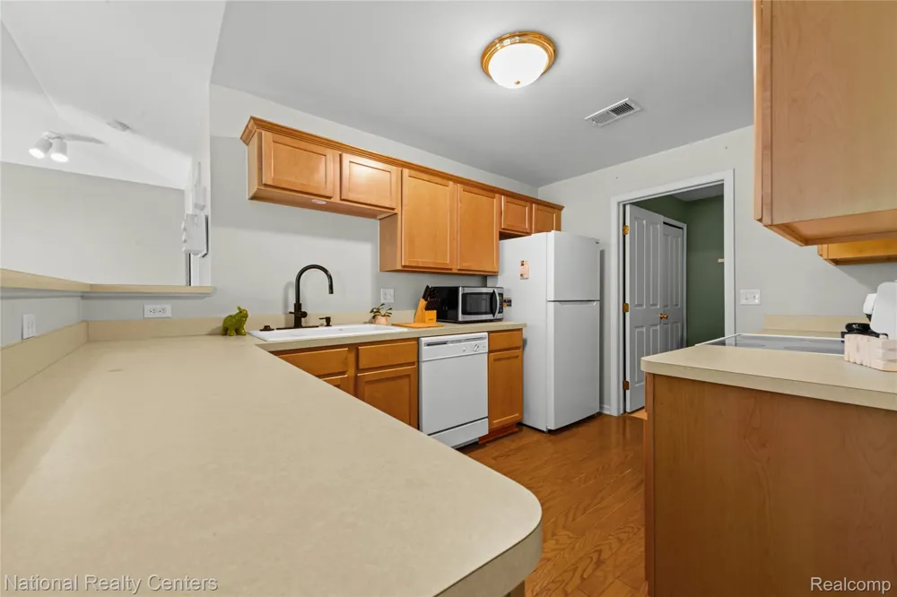 4048 Berkeley Avenue Canton Charter Township, MI 48188