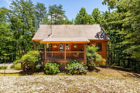 3447 Dogwood Circle