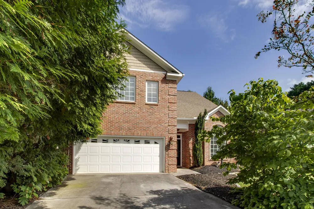 8511 King Arthur Lane Knoxville, TN 37923