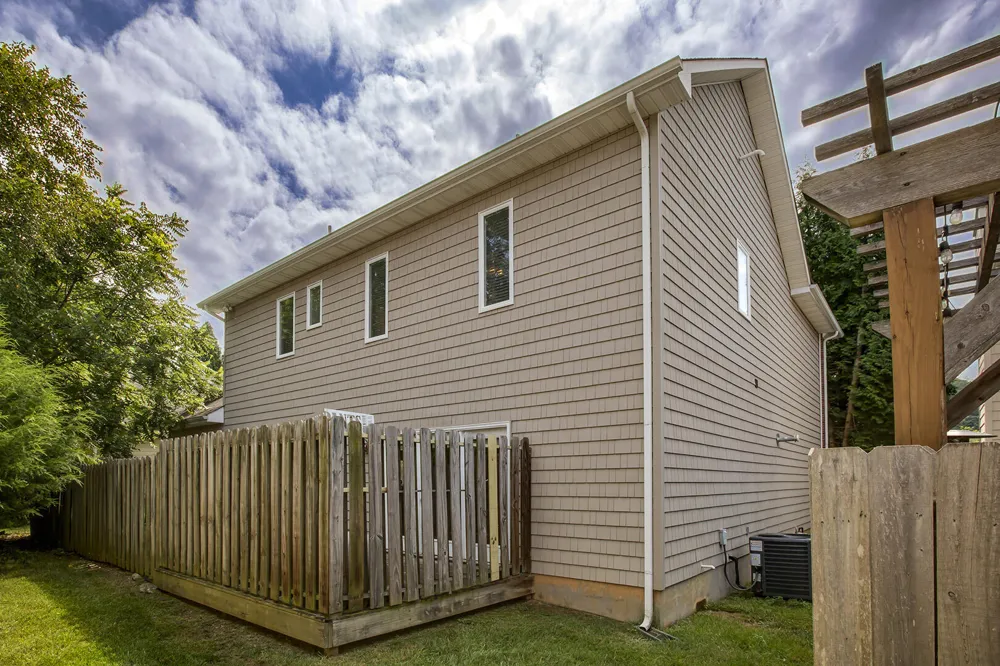 8511 King Arthur Lane Knoxville, TN 37923