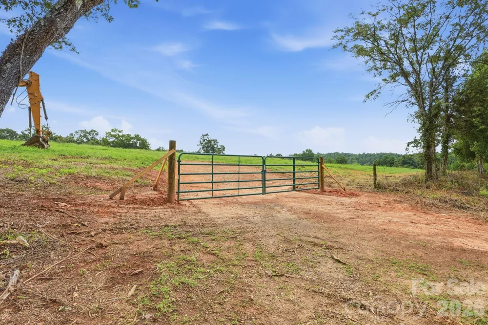 4650 Forest View Road Blacksburg, SC 29702