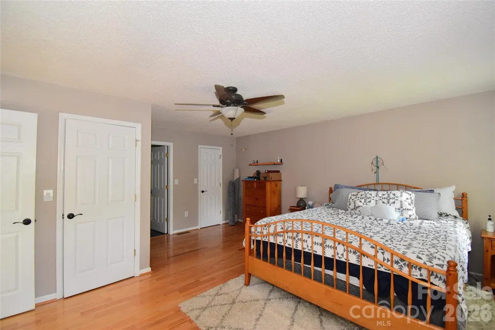 36 Cardinal Lane Candler, NC 28715