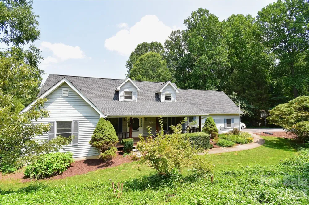 36 Cardinal Lane Candler, NC 28715