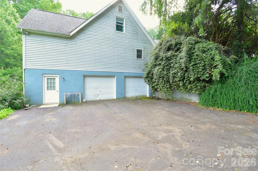 36 Cardinal Lane Candler, NC 28715