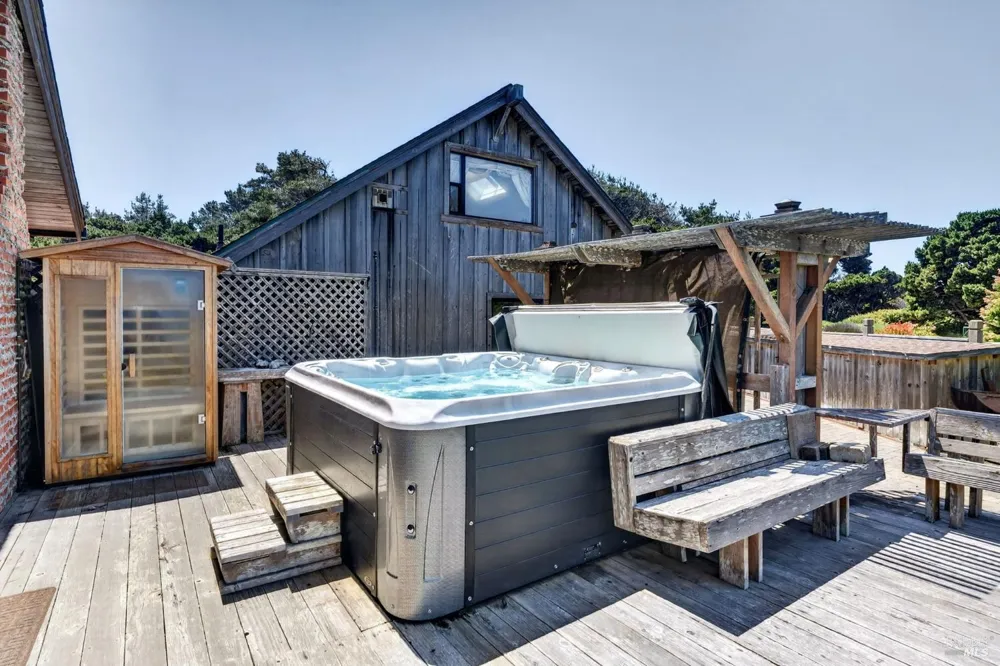 16861 Ocean Drive Fort Bragg, CA 95437