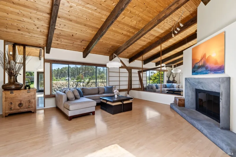 16861 Ocean Drive Fort Bragg, CA 95437