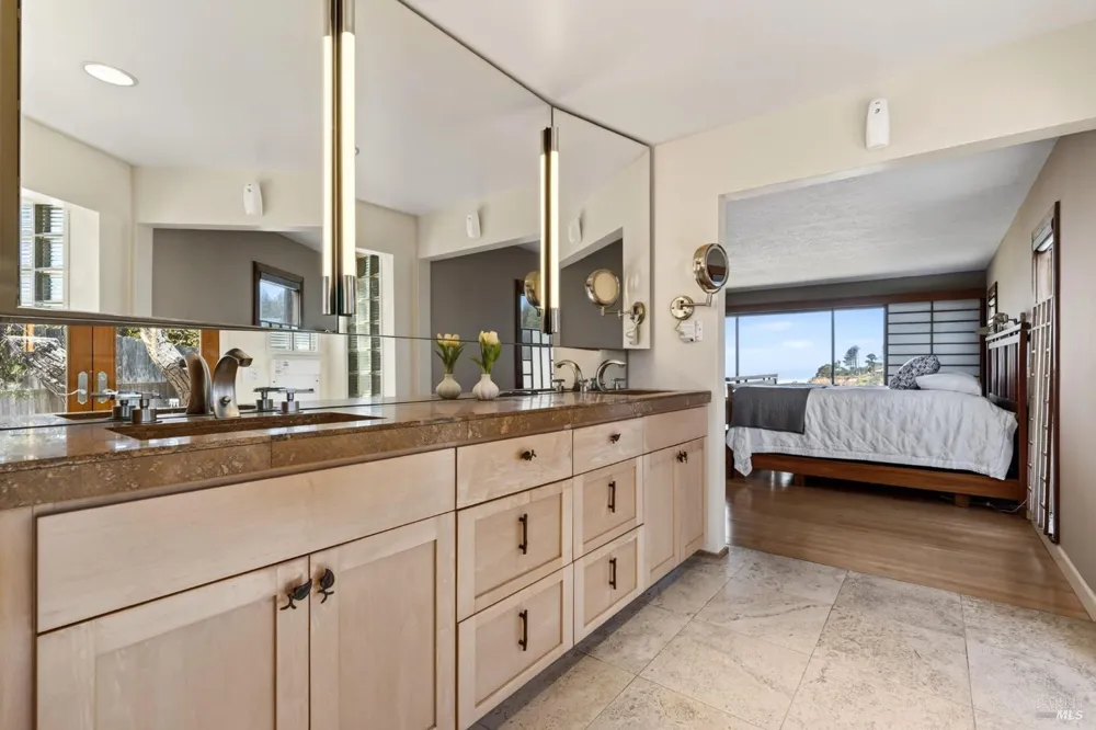 16861 Ocean Drive Fort Bragg, CA 95437