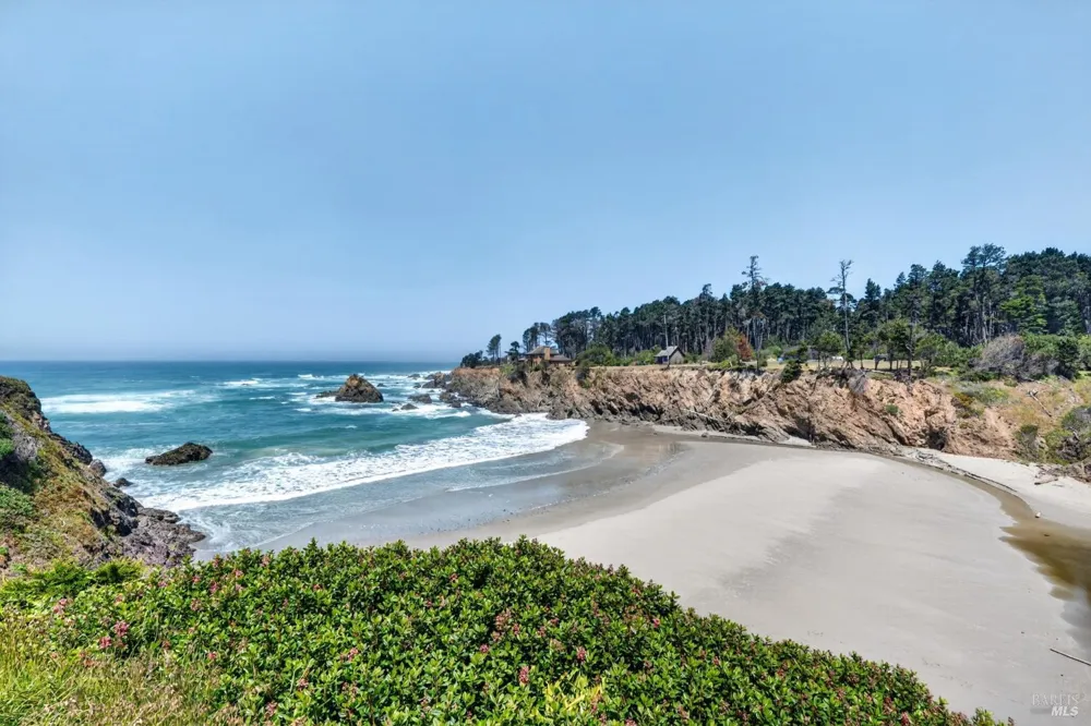 16861 Ocean Drive Fort Bragg, CA 95437