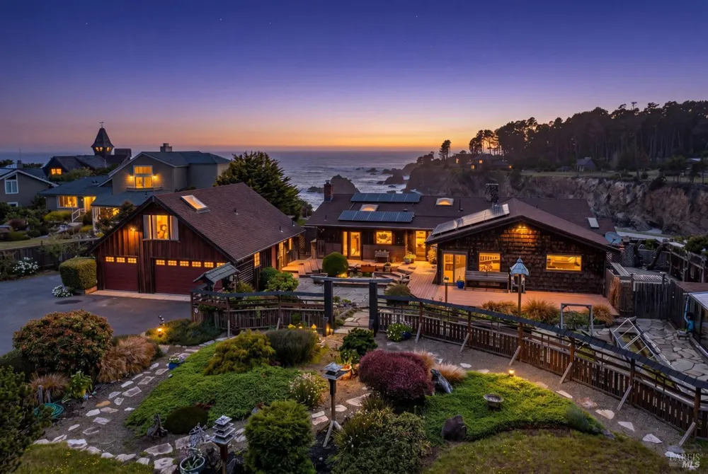 16861 Ocean Drive Fort Bragg, CA 95437