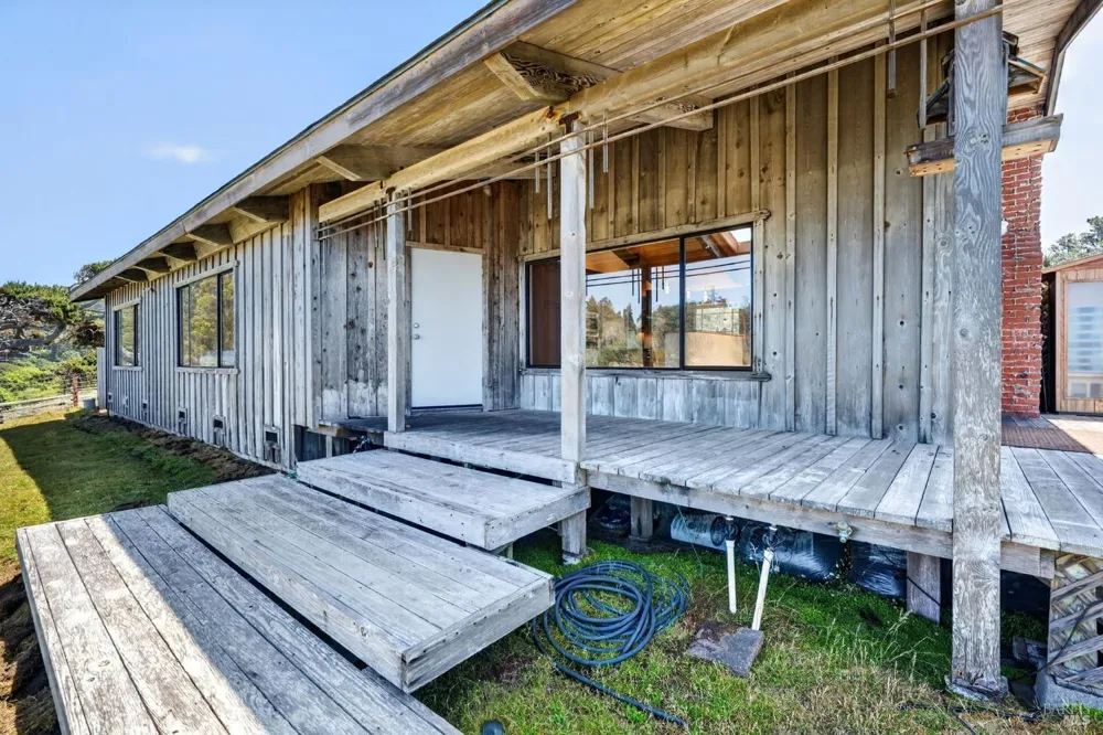16861 Ocean Drive Fort Bragg, CA 95437
