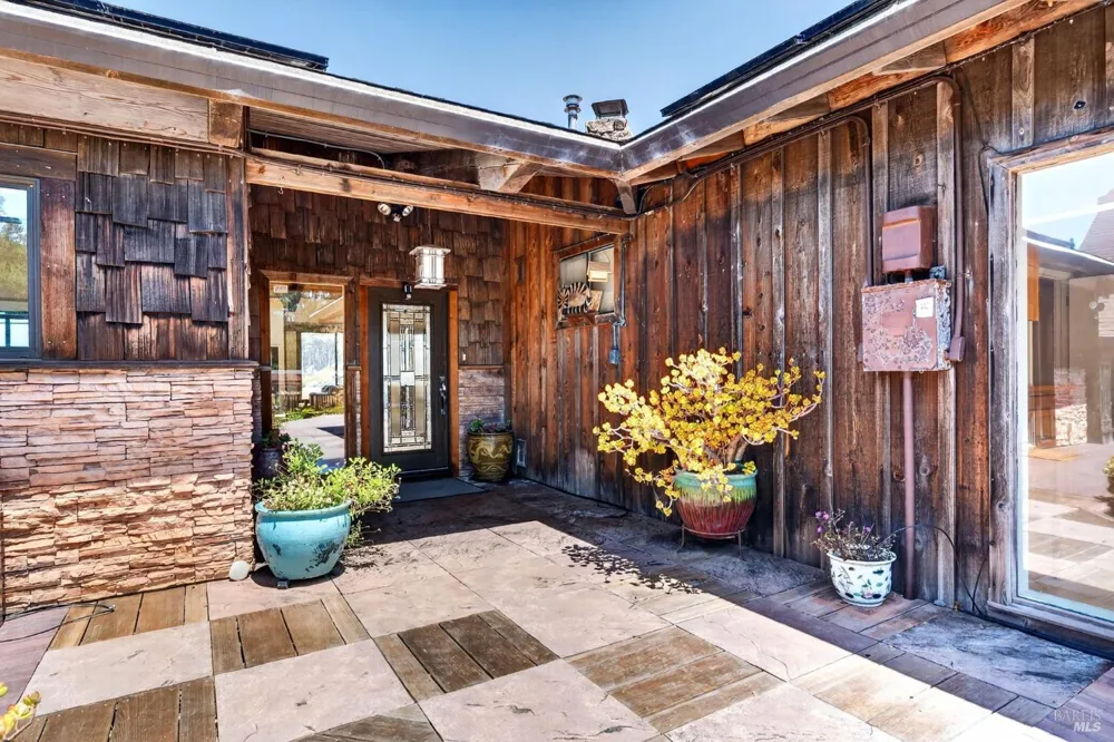 16861 Ocean Drive Fort Bragg, CA 95437