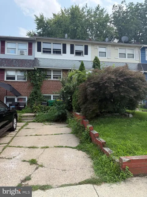 38 OAKMONT DRIVE