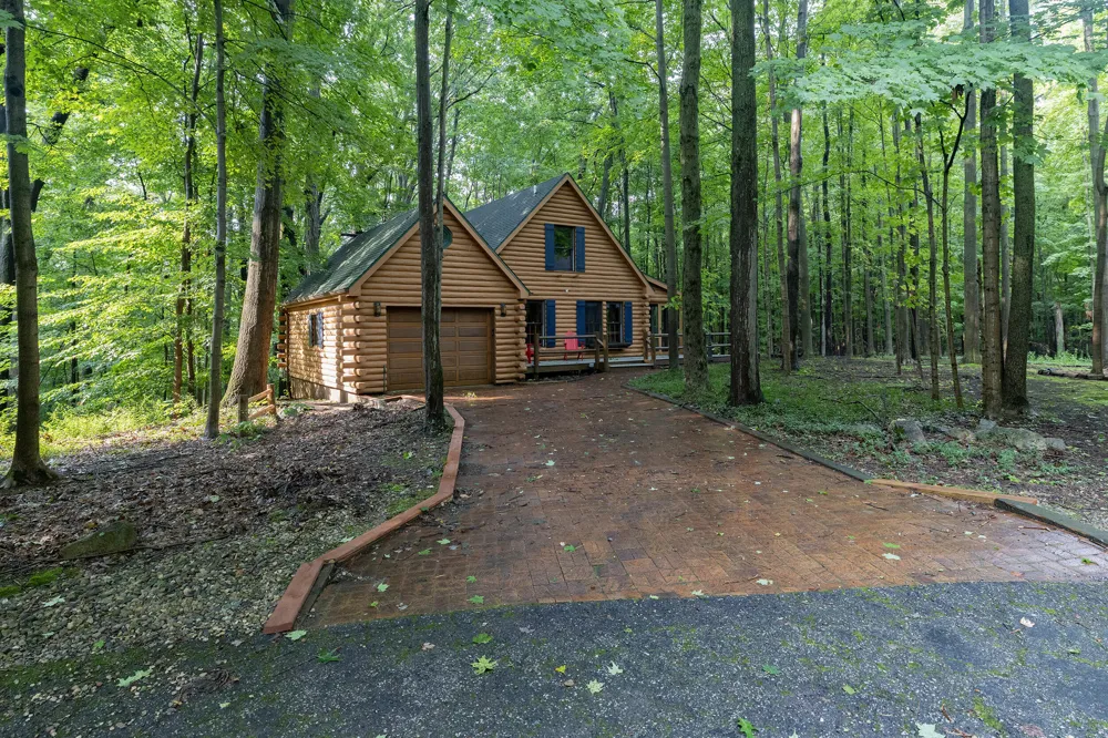 332 Charlestown Colony Buchanan, MI 49107