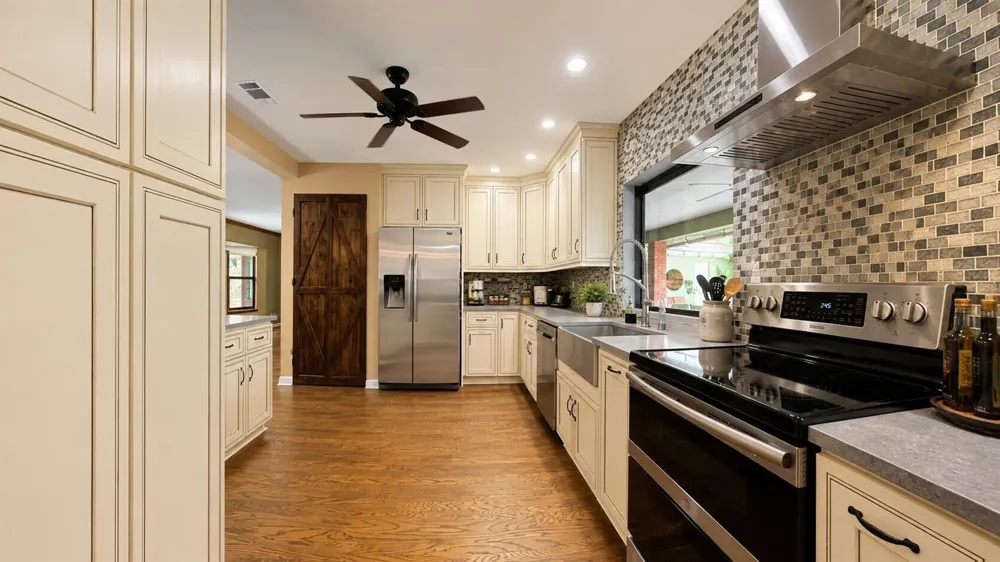 820 NW 73rd Terrace Plantation, FL 33317