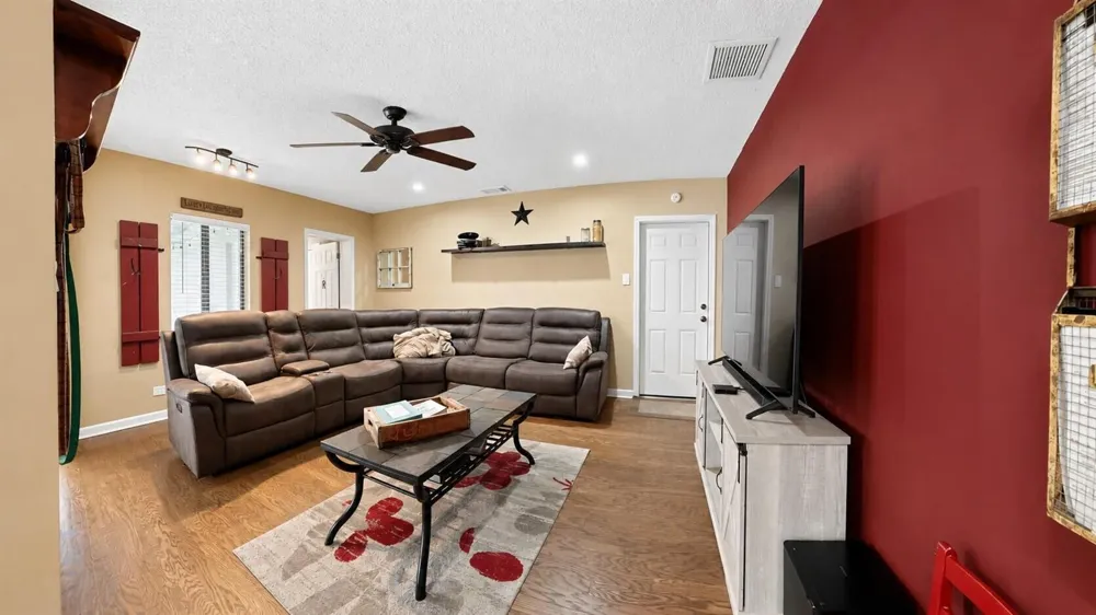 820 NW 73rd Terrace Plantation, FL 33317