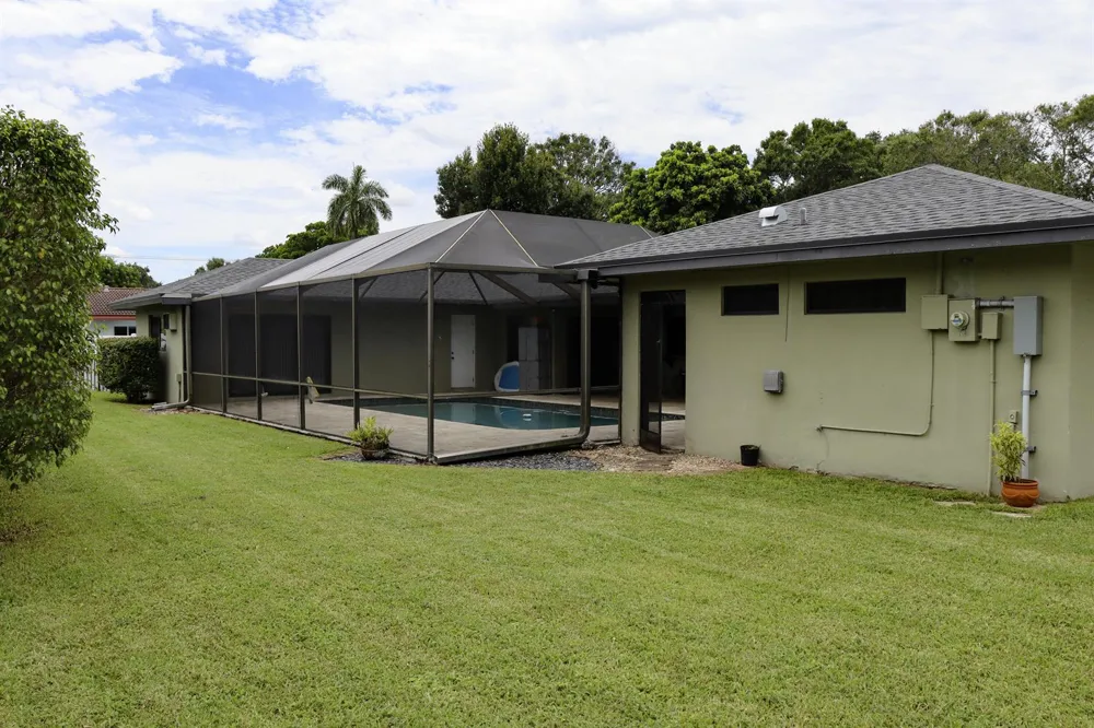 820 NW 73rd Terrace Plantation, FL 33317