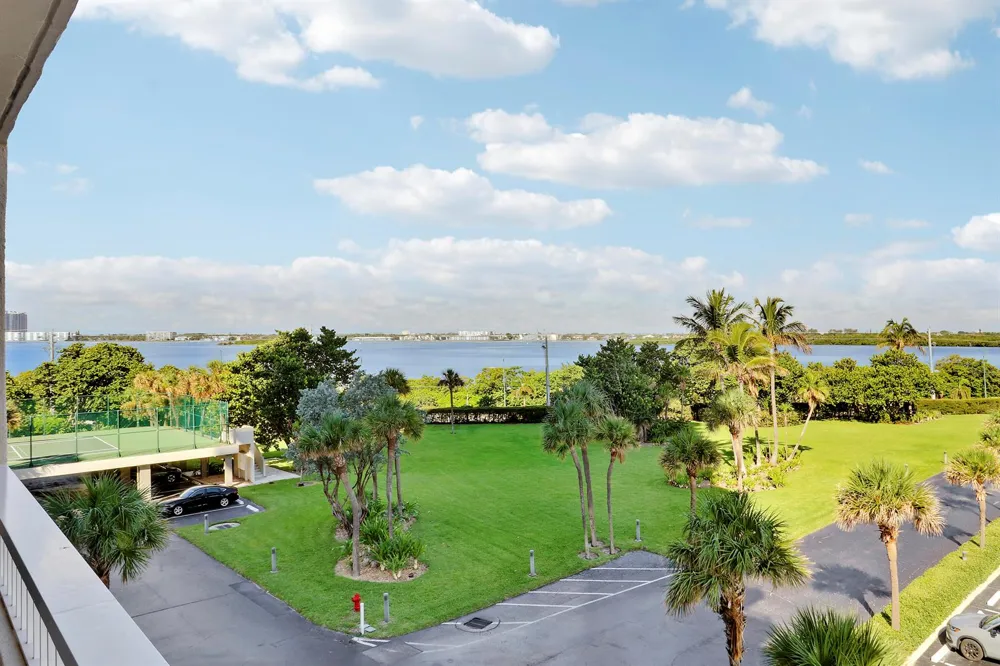 5510 OCEAN DRIVE #4C Singer Island, FL 33404