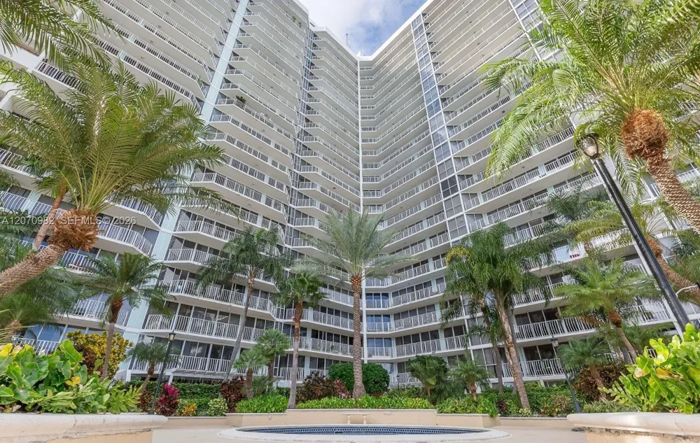 7601 E Treasure Dr #2203 North Bay Village, FL 33141