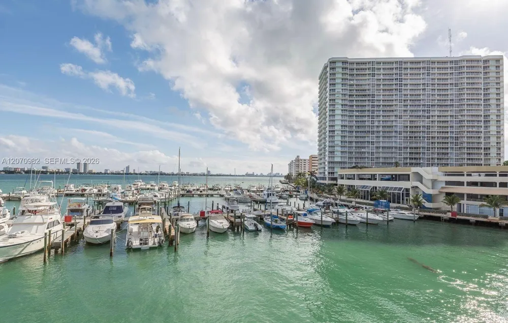 7601 E Treasure Dr #2203 North Bay Village, FL 33141