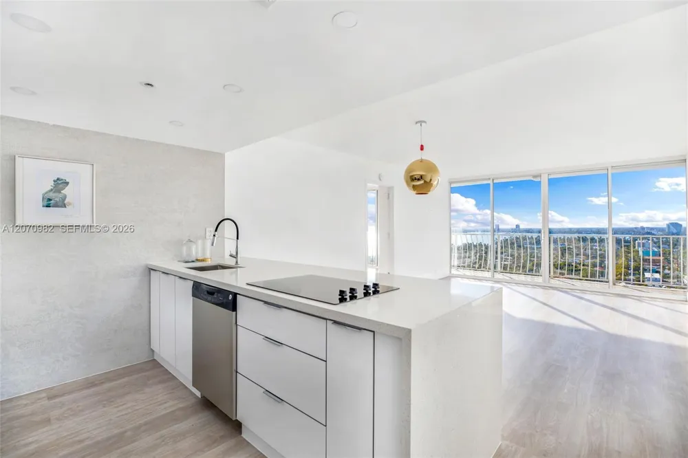 7601 E Treasure Dr #2203 North Bay Village, FL 33141