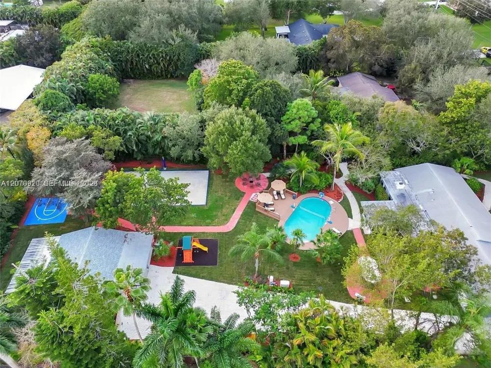 14330 SW 20th St Davie, FL 33325