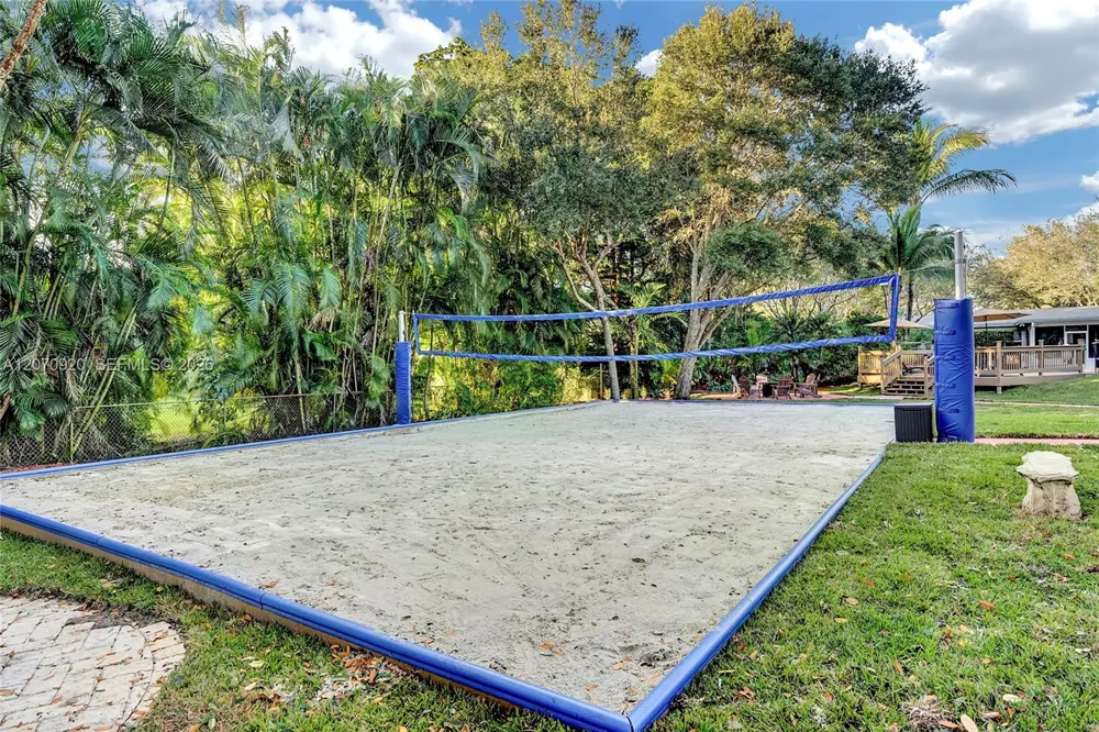 14330 SW 20th St Davie, FL 33325