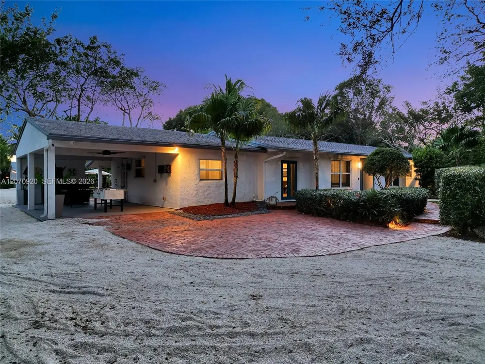 14330 SW 20th St Davie, FL 33325