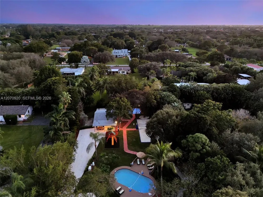 14330 SW 20th St Davie, FL 33325
