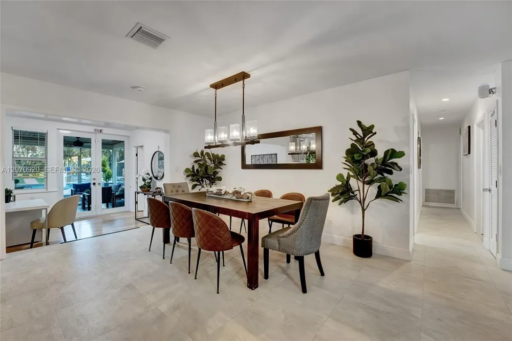 14330 SW 20th St Davie, FL 33325