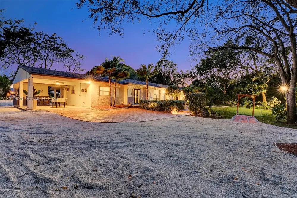 14330 SW 20th St Davie, FL 33325