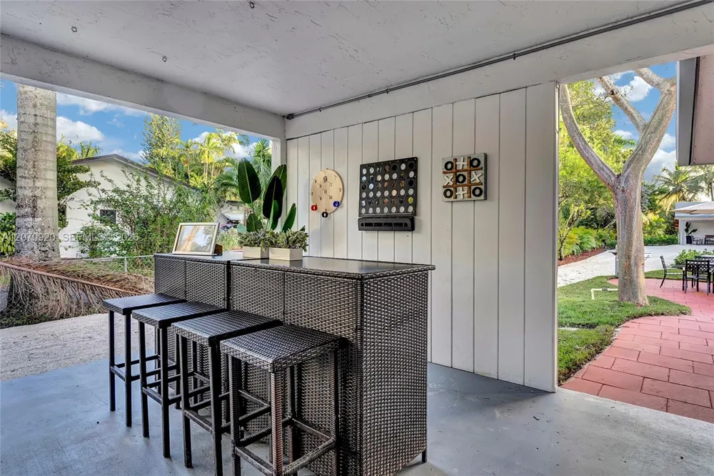 14330 SW 20th St Davie, FL 33325