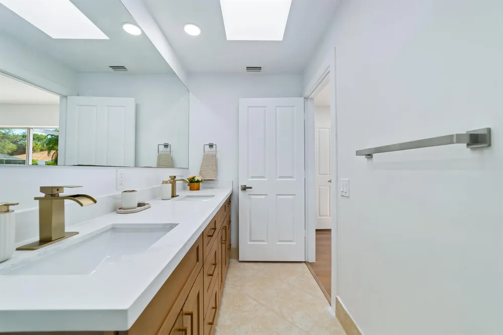 2301 PIN OAK COURT Palm Beach Gardens, FL 33410