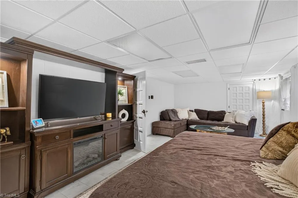 1941 Oak Drive Asheboro, NC 27205