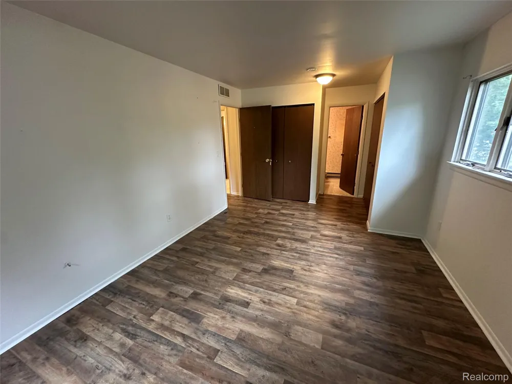 1459 E Chateau Vert Street E #H Ypsilanti Charter Township, MI 48197