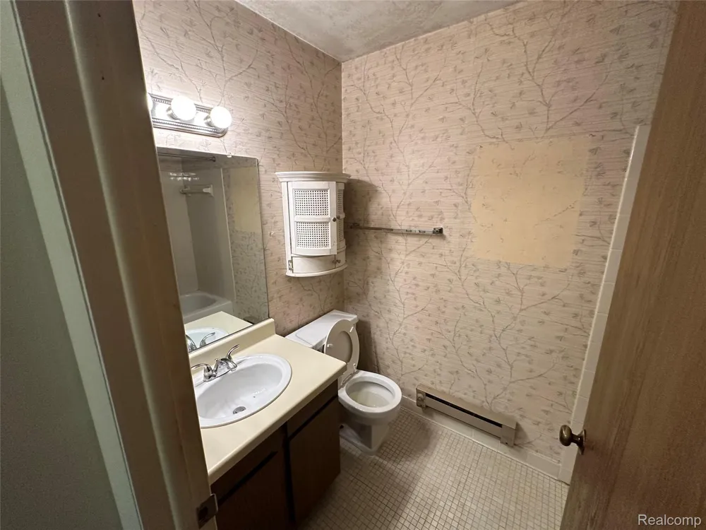 1459 E Chateau Vert Street E #H Ypsilanti Charter Township, MI 48197