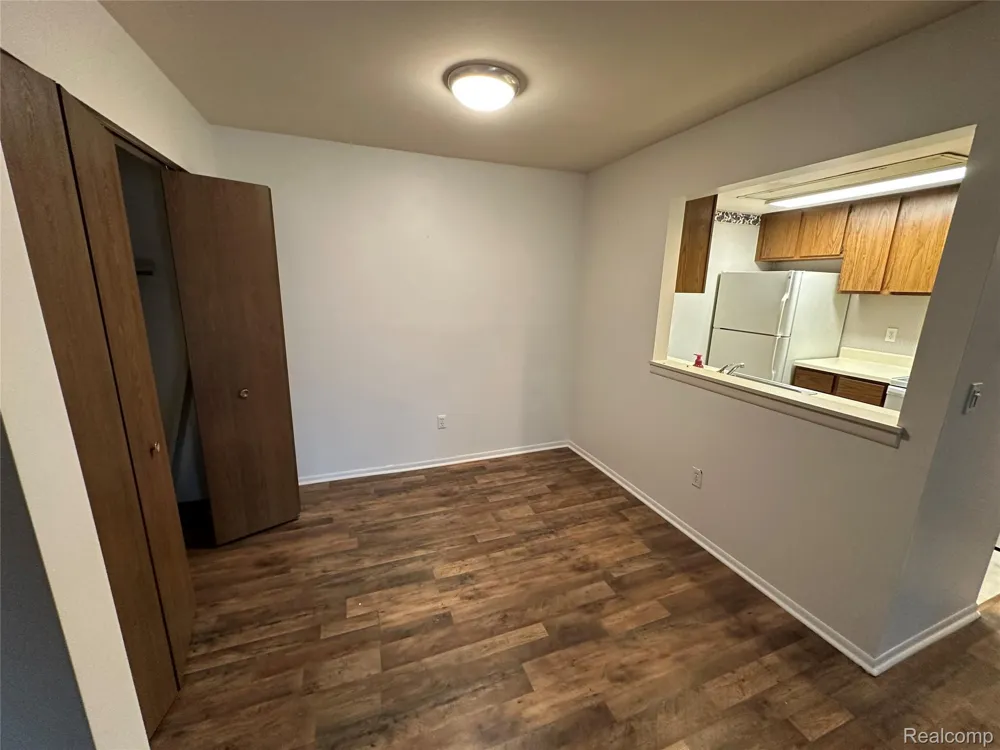 1459 E Chateau Vert Street E #H Ypsilanti Charter Township, MI 48197