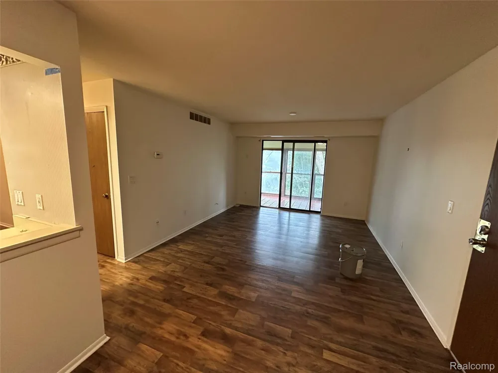 1459 E Chateau Vert Street E #H Ypsilanti Charter Township, MI 48197