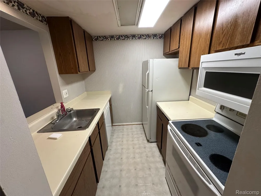 1459 E Chateau Vert Street E #H Ypsilanti Charter Township, MI 48197