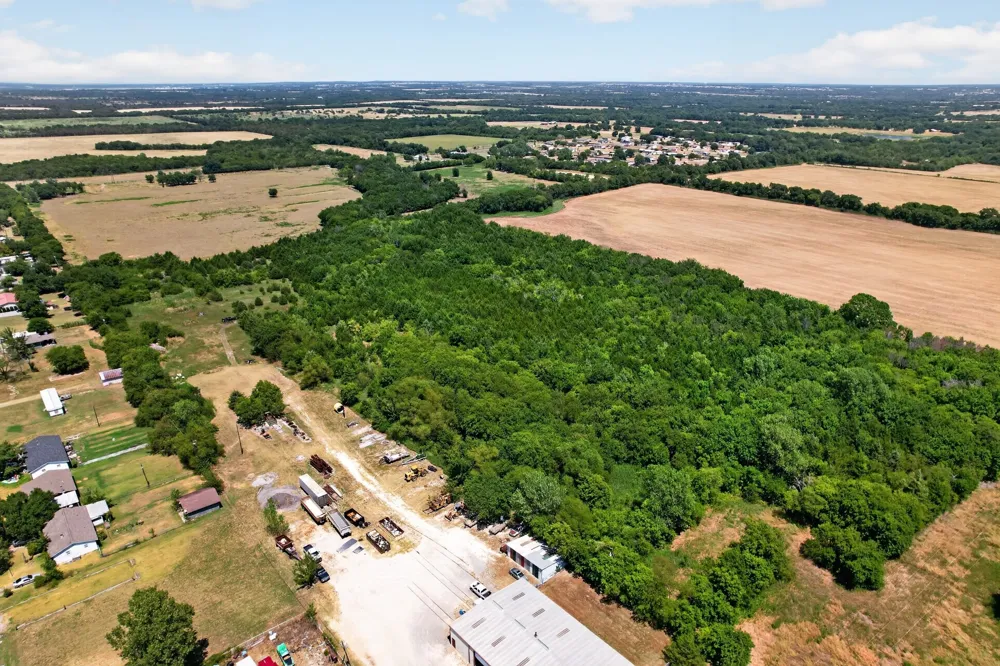 16831 State Highway 56 Southmayd, TX 75092