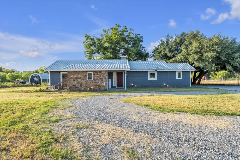 4080 Pleasant Valley Road Mineral Wells, TX 76067
