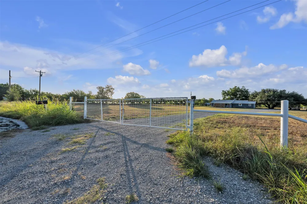 4080 Pleasant Valley Road Mineral Wells, TX 76067