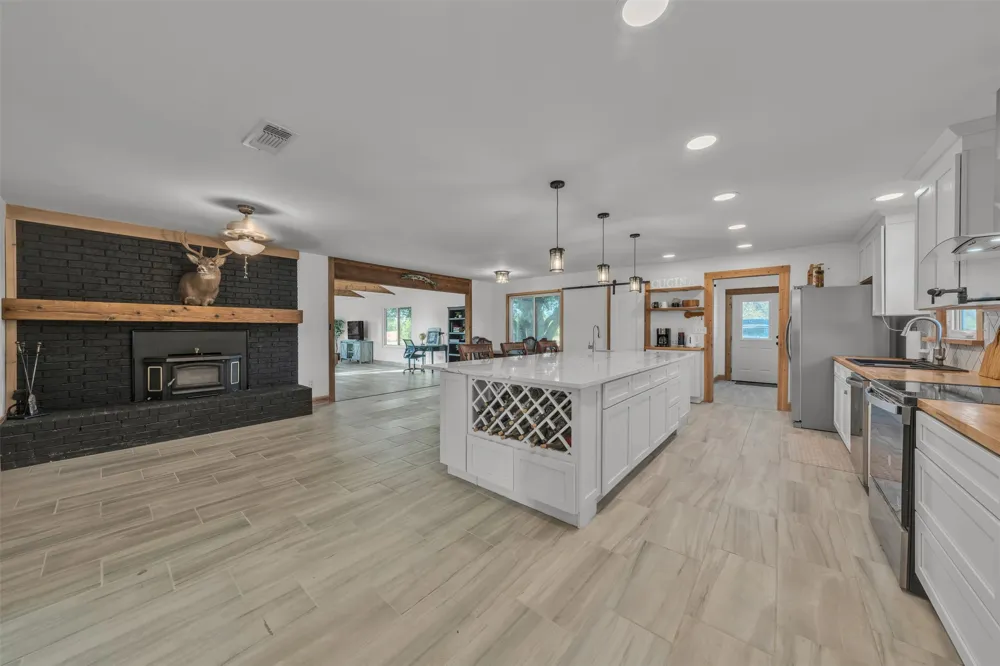 4080 Pleasant Valley Road Mineral Wells, TX 76067