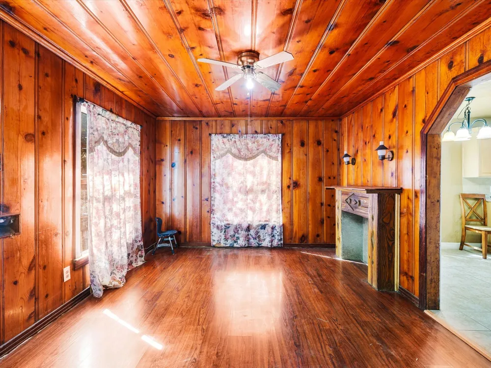 2618 NW 23rd Street Fort Worth, TX 76106